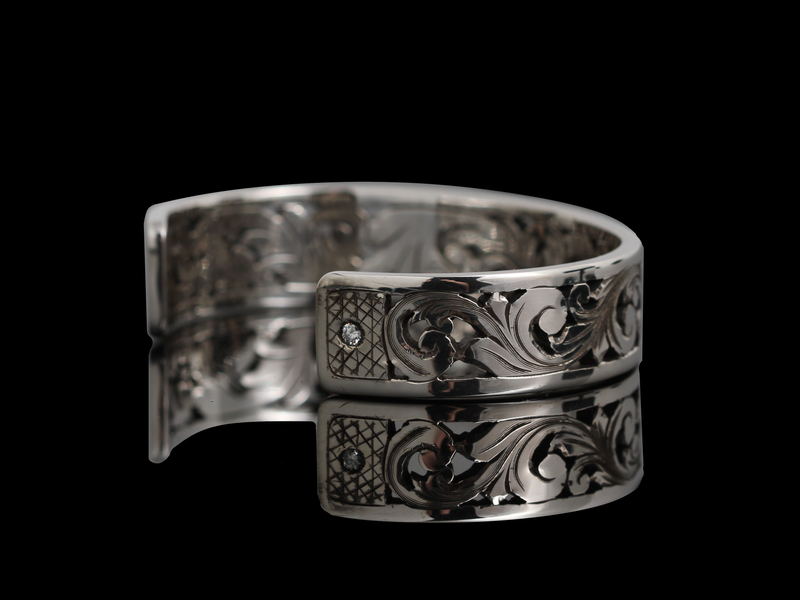 Barrow Cuff With Diamonds